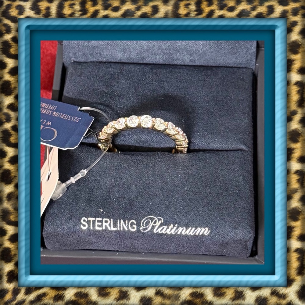 👑✅PRICE FIRM✅ Mens 18kt Gold .925 Sterling Platimun CZ Eternity Ring. Brand New!
